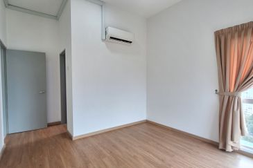 Zeta DeSkye Residence