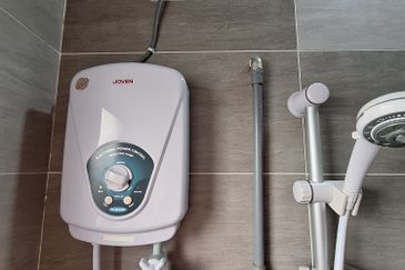 Zeta DeSkye Residence