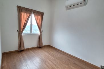 Zeta DeSkye Residence