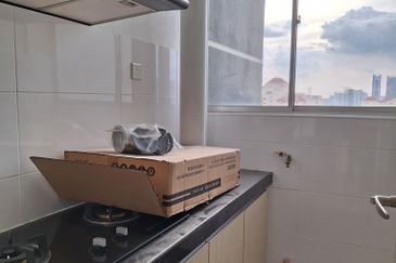 Zeta DeSkye Residence