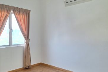 Zeta DeSkye Residence