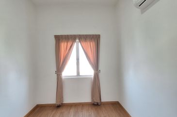 Zeta DeSkye Residence