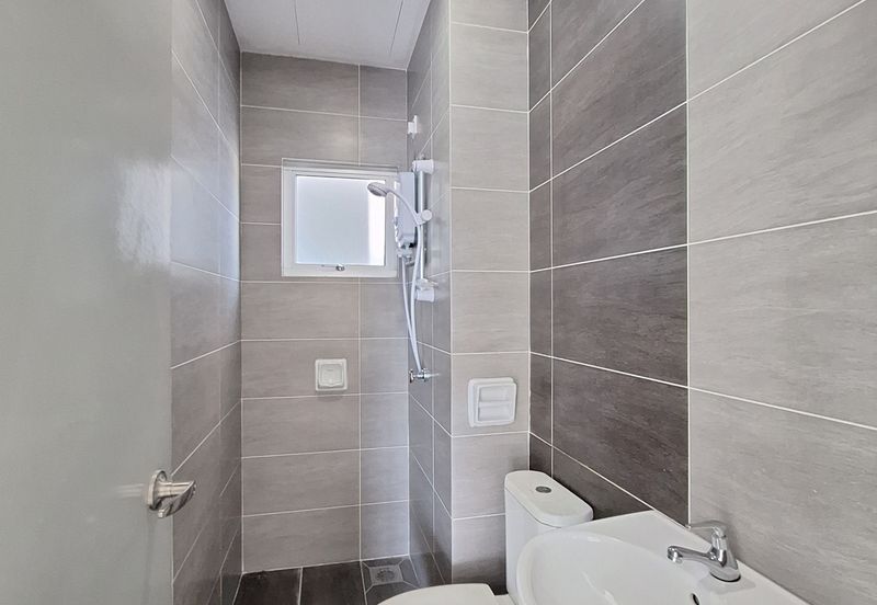 Zeta DeSkye Residence