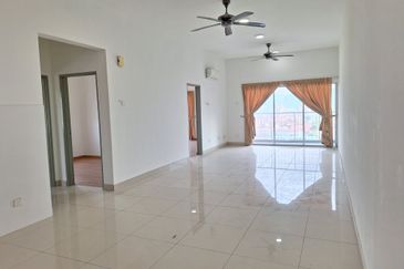 Zeta DeSkye Residence