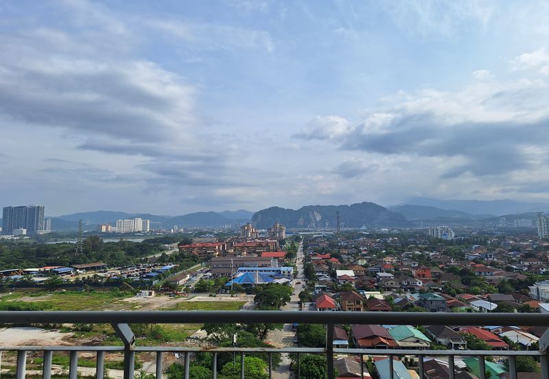 Zeta DeSkye Residence