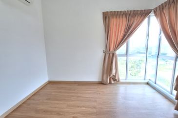 Zeta DeSkye Residence