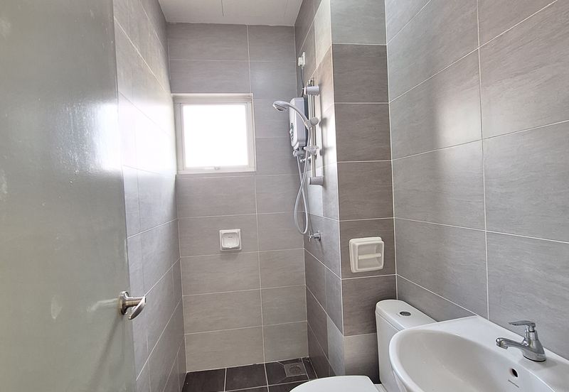 Zeta DeSkye Residence