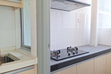 Zeta DeSkye Residence