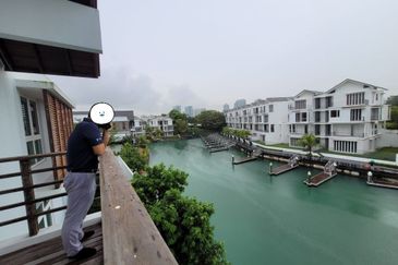 Emerald Bay @ Puteri harbour