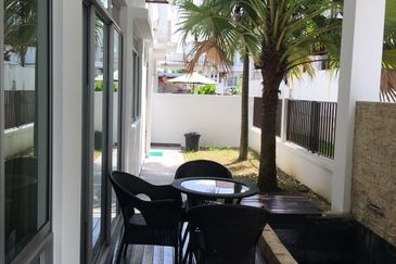 The Canal Garden South, Horizon Hills