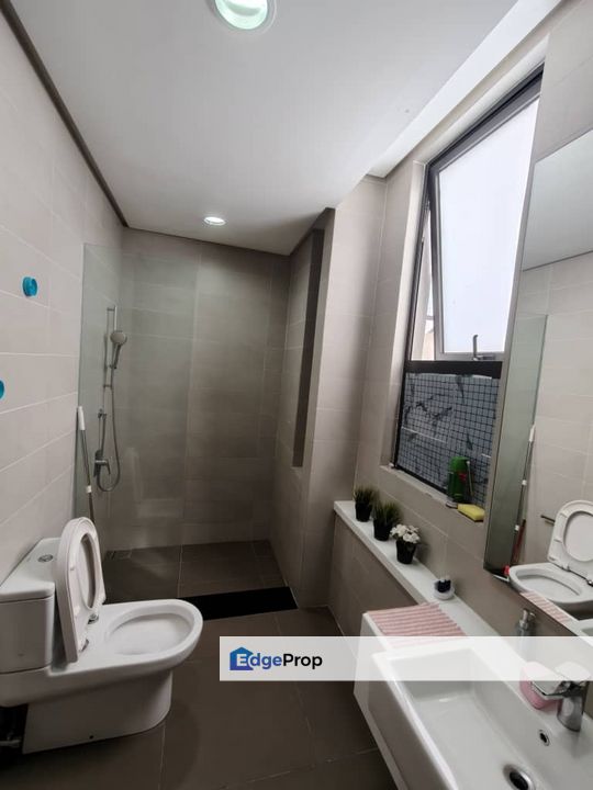 Avira Medini, Johor, Nusajaya