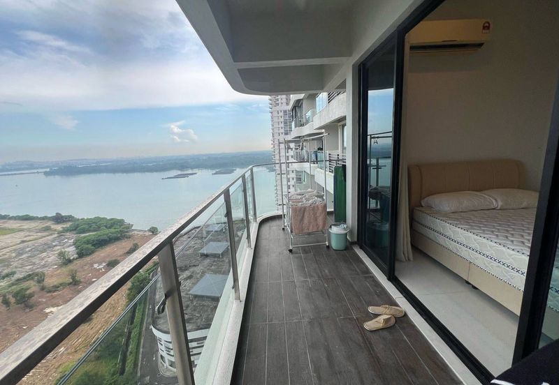 Baypoint @ Country Garden Danga Bay