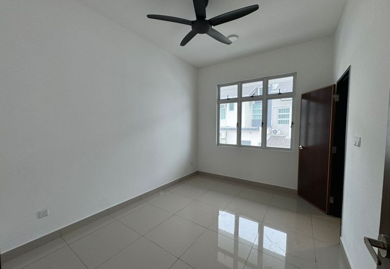 Iconia Garden Residence Precinct B @ Taman Impian Emas