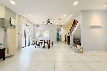 Jalan Seri Austin 6/11