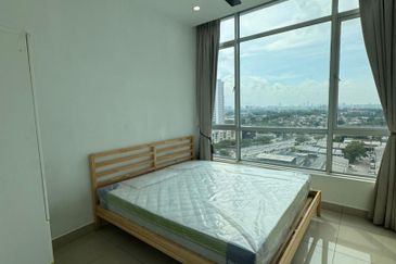 Dedaun Hijau (Greenfield Regency)