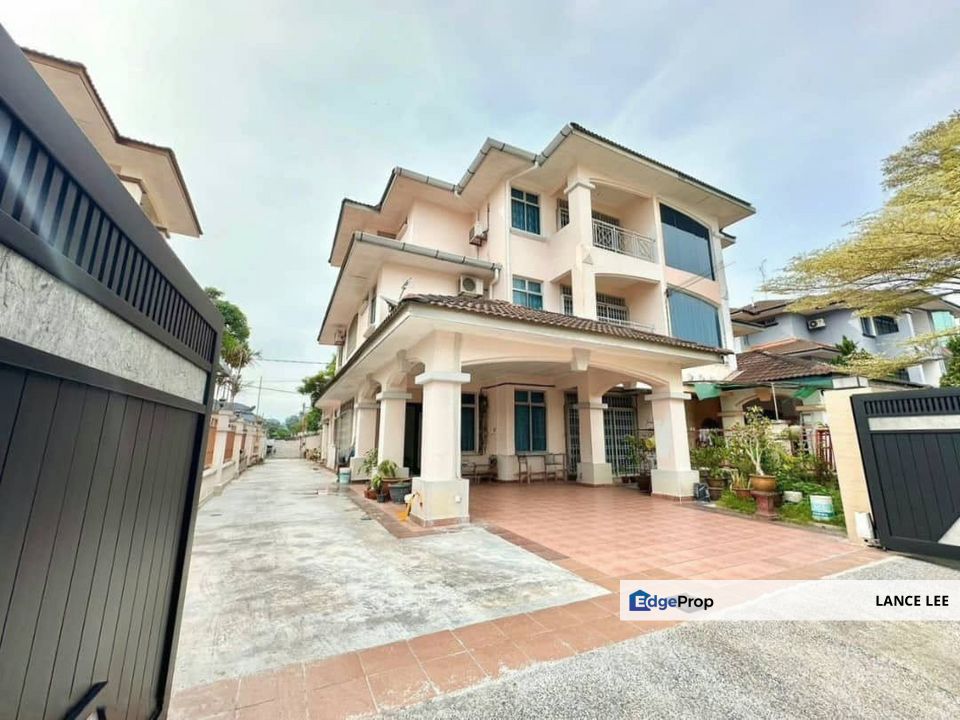 3 Storey Semi-Detached House FOR SALE, Johor, Ulu Tiram