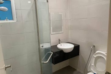 1Medini & Medini Signature