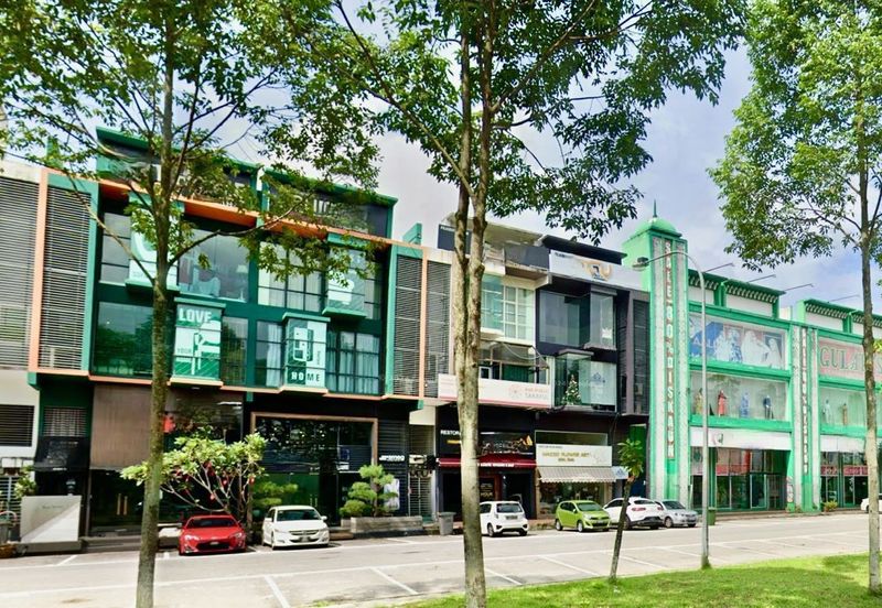 Pusat Perdagangan Danga Utama