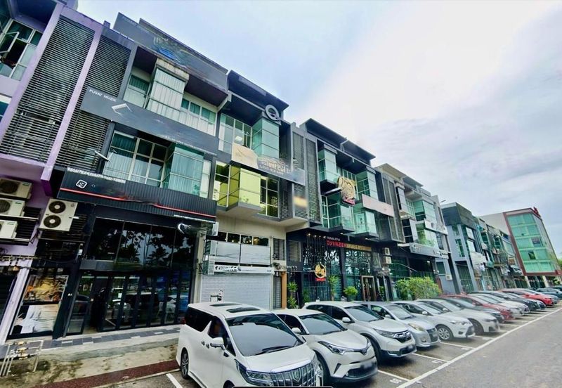 Pusat Perdagangan Danga Utama