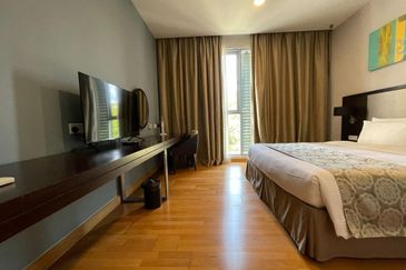 Somerset Puteri Harbour