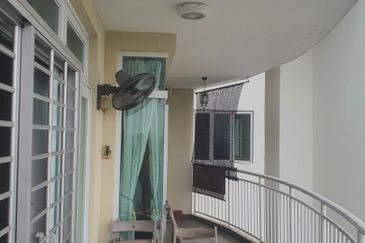 Golden Sands Seaview Residence