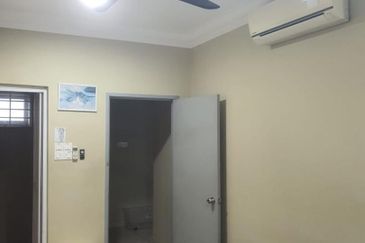 Golden Sands Seaview Residence