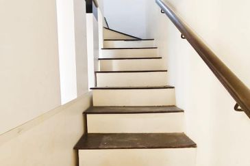 Taman Tampoi Indah II, Villa Ros