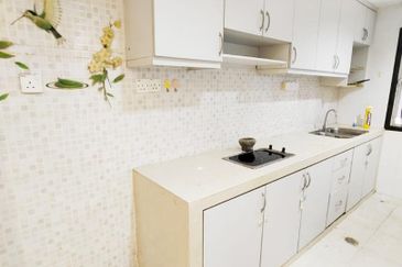 Taman Tampoi Indah II, Villa Ros