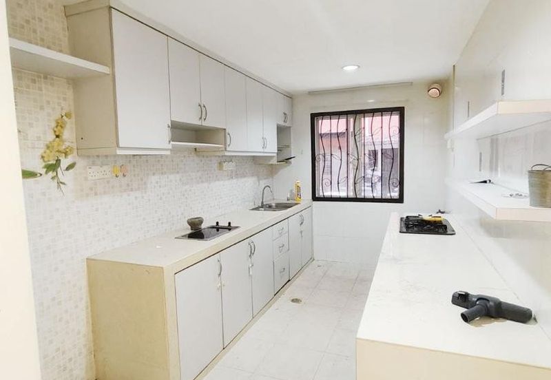 Taman Tampoi Indah II, Villa Ros