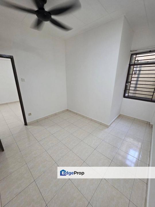  Taman Nusa Bestari Shoplot Apartment, Johor, Johor Bahru