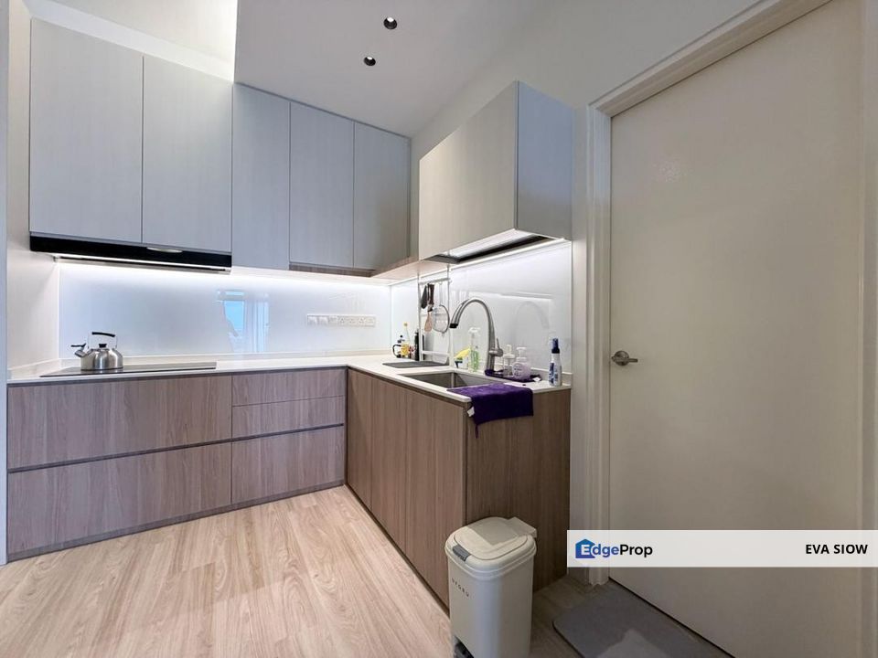 Meridian 2 @ Medini 2 Bedrooms High Floor Fully Furnished, Johor, 