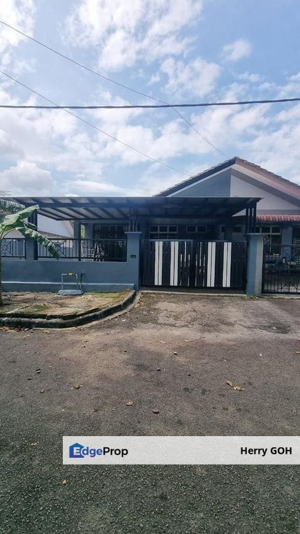 Megah Ria Single Storey Semi-D 35x70  Jalan Api Api, Johor, Masai