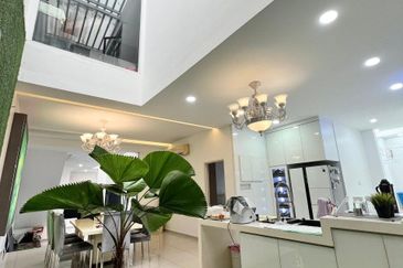 Jalan Setia Tropika 9