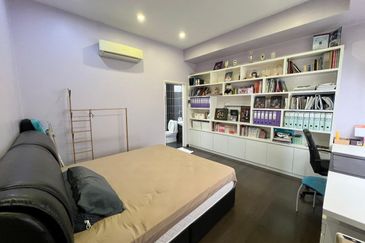 Jalan Setia Tropika 9