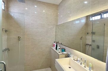 Jalan Setia Tropika 9