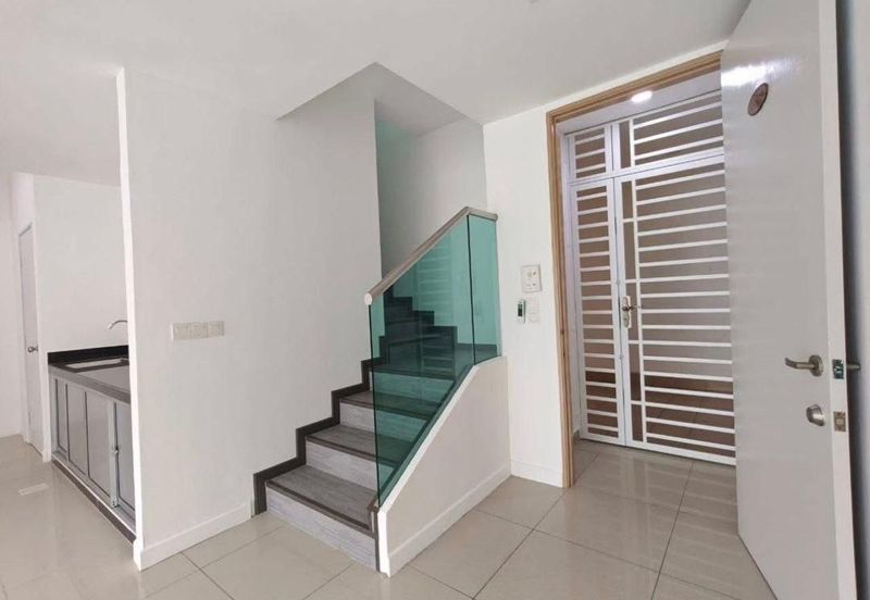 Dedaun Hijau (Greenfield Regency)