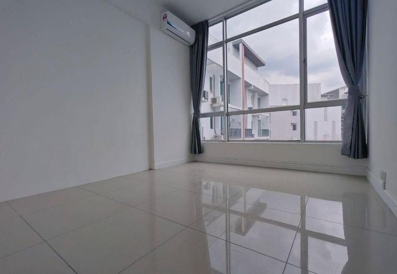 Dedaun Hijau (Greenfield Regency)