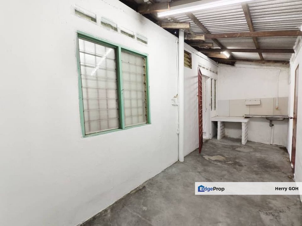 For Sale Taman University Single Storey Terrace | 2R1B | 20x52 sqft, Johor, Skudai