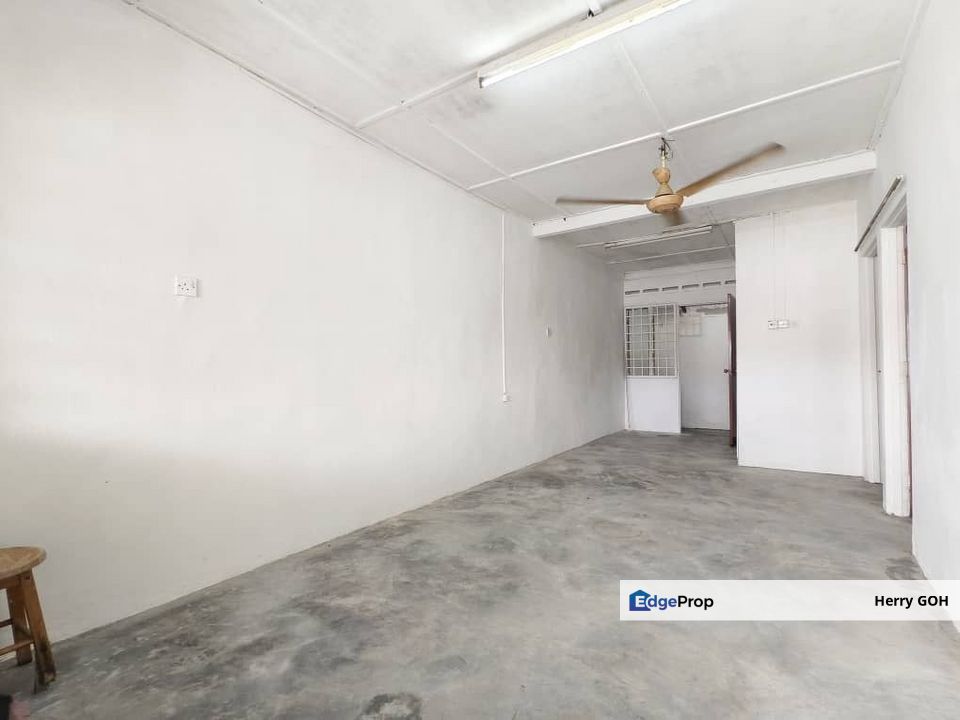 For Sale Taman University Single Storey Terrace | 2R1B | 20x52 sqft, Johor, Skudai