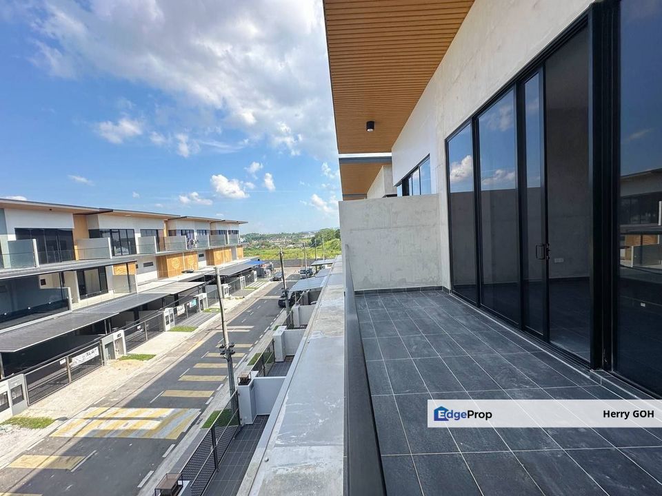 For Sale D’Art Hills Residence @ Taman Bukit Seni | 3STH | 5R4B | 20x70 | 2776 sqft, Johor, Kulai