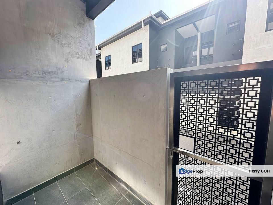 For Sale D’Art Hills Residence @ Taman Bukit Seni | 3STH | 5R4B | 20x70 | 2776 sqft, Johor, Kulai