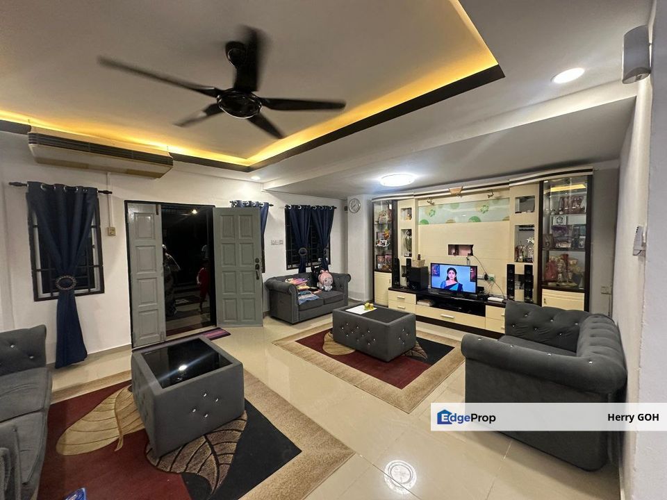 Taman Universiti Skudai Double Storey Terrace | 4+3 | 1300 sqft, Johor, Skudai