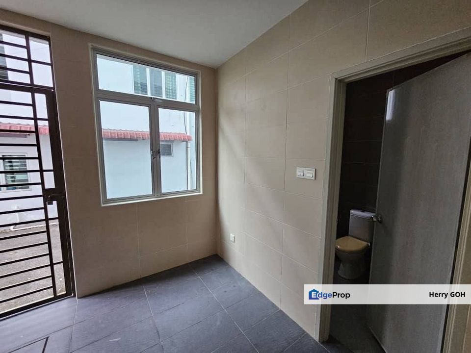 Bandar Putra Kulai Double Storey | 4+1R4B | 22x78, Johor, Kulai