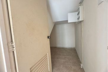 Lake Palm @ Austin Perdana