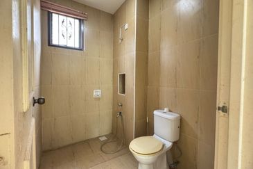 Lake Palm @ Austin Perdana