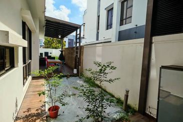 The Canal Garden North, Horizon Hills