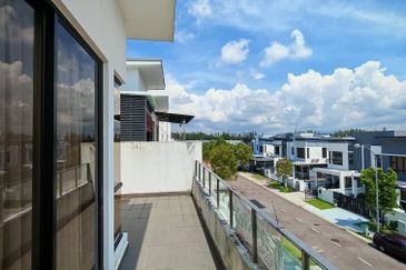 The Canal Garden North, Horizon Hills