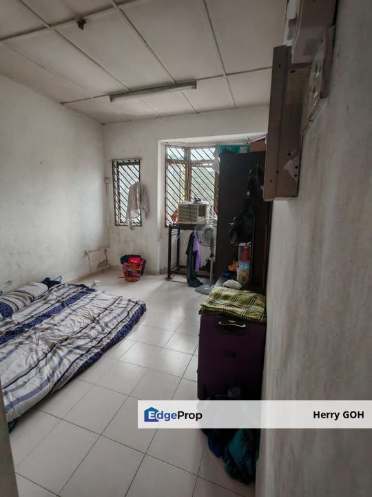 Sri Yaacob Double Storey Low Cost House, 3R2B 14x55ft, Original unit, Johor, Skudai