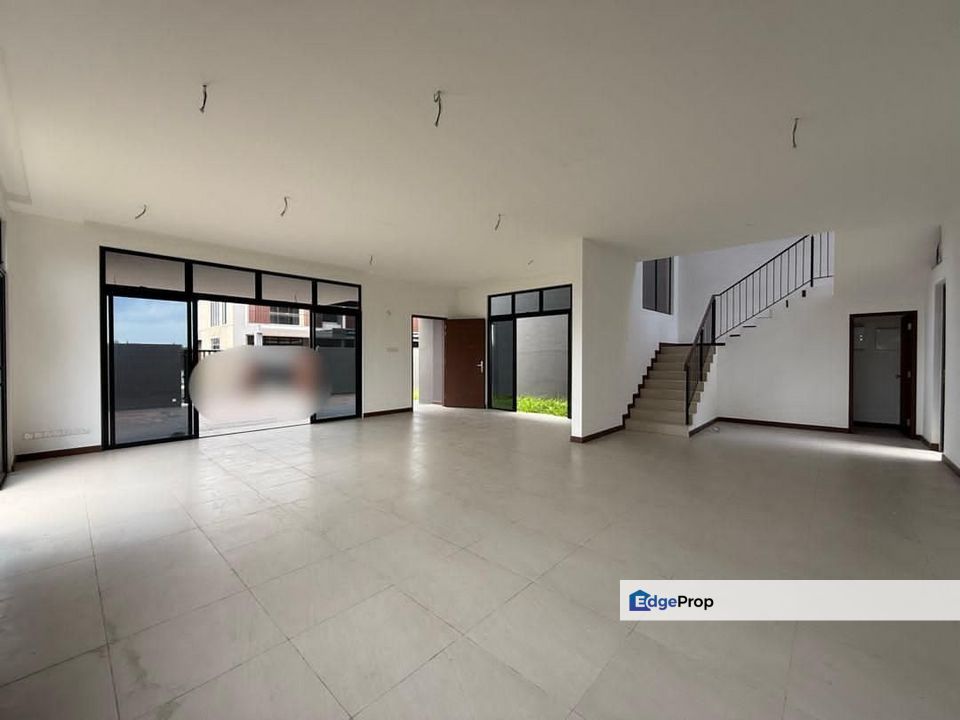 Aurora Sentral Iskandar Puteri 2 Storey Terrace End Lot Extra Land, Johor, 