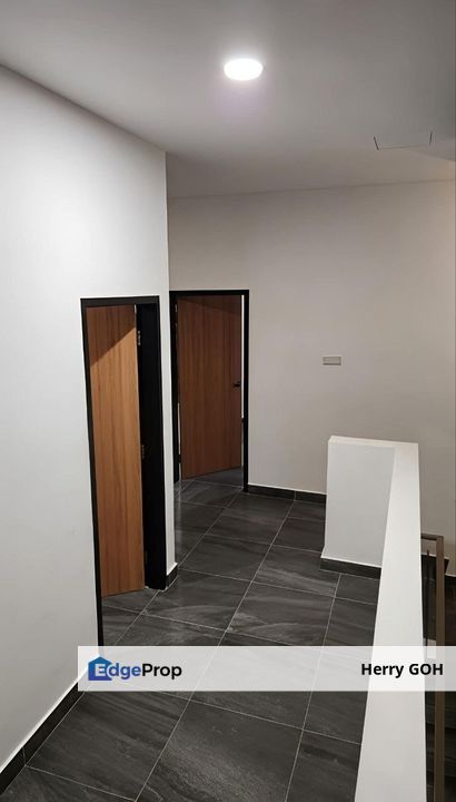 D'Art Hill Residence Kulai 3 Storey Terrace House, 20x70ft, Gated Community, 5R4B, Renovated, Furnish, Johor, Kulai